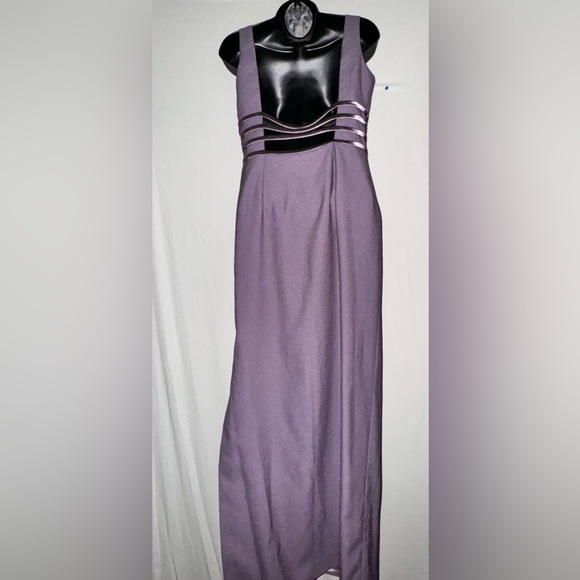 Purple knee-length sleeveless sheath dress with asymmetrical neckline - Picture 5 of 7